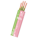 Un paquet Pocky japonais goût sakura et matcha